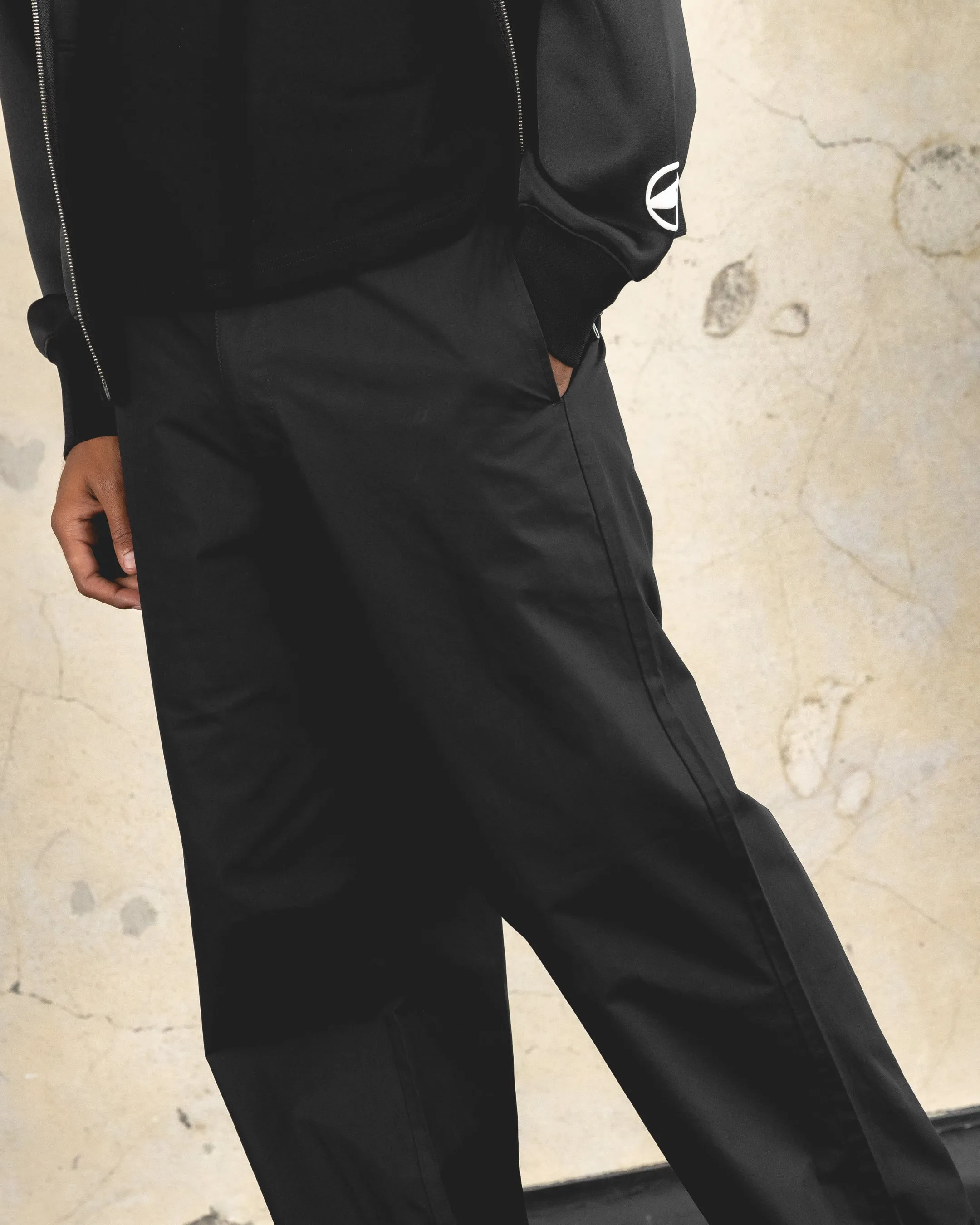 Sure! Here’s an optimized title for the product:

Stylish Black Silhouette Pants for a Flattering Fit – Versatile and Comfortable Fashion Bottoms

Feel free to adjust any wording to better match your brands tone!