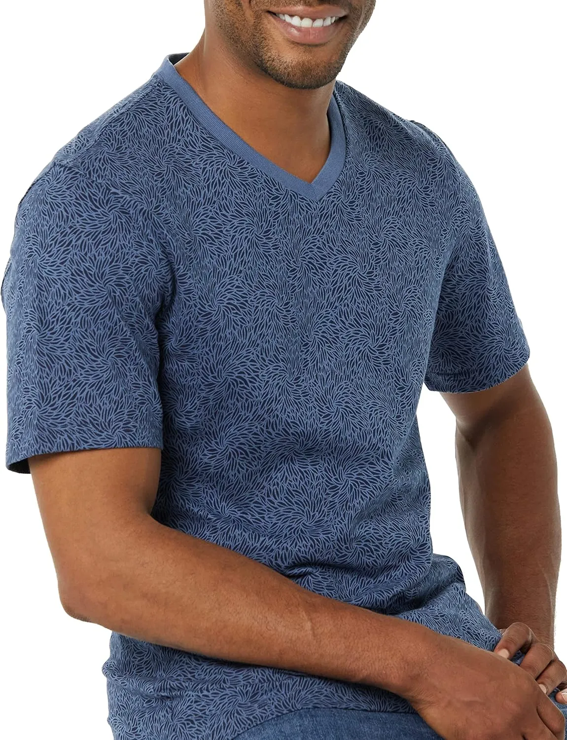 Amazon Essentials Men's Short-Sleeve V-Neck T-Shirts, Pack of 2