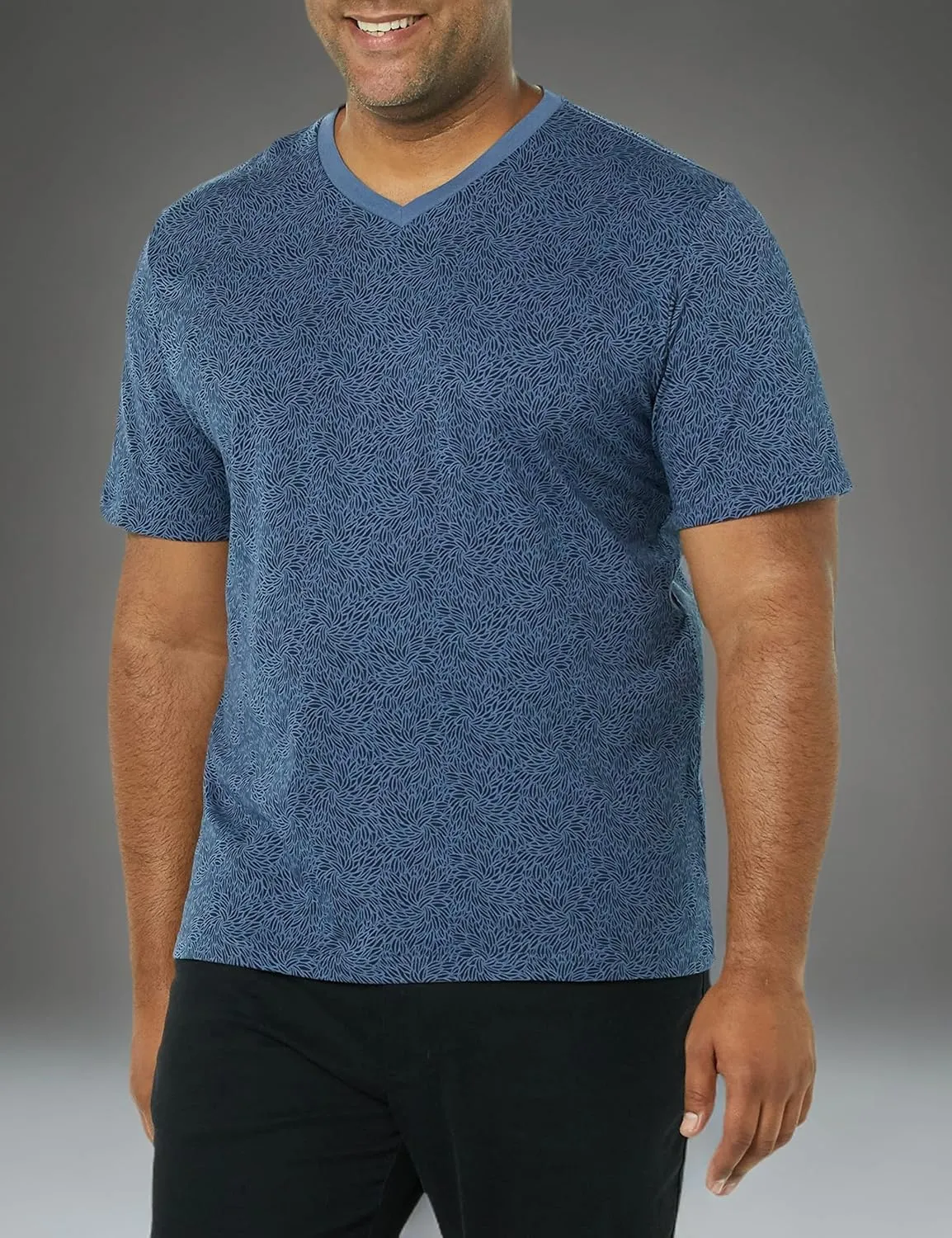 Amazon Essentials Men's Short-Sleeve V-Neck T-Shirts, Pack of 2